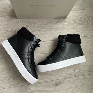 NEW Marc fisher platform boots